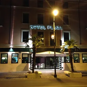 3* Hotel Plaza